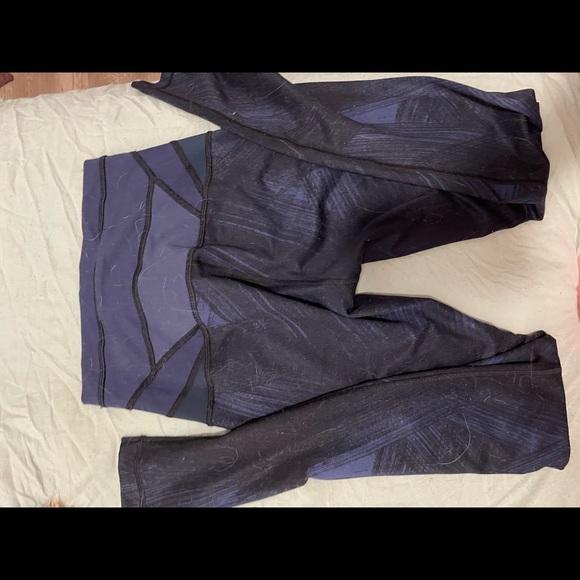 Lululemon limited addition leggings size 4 - Picture 2 of 6